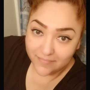 Meet your Posher, Leticia